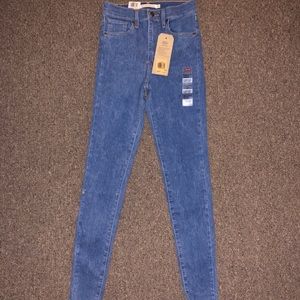 NWT Mile High Super Skinny Jeans